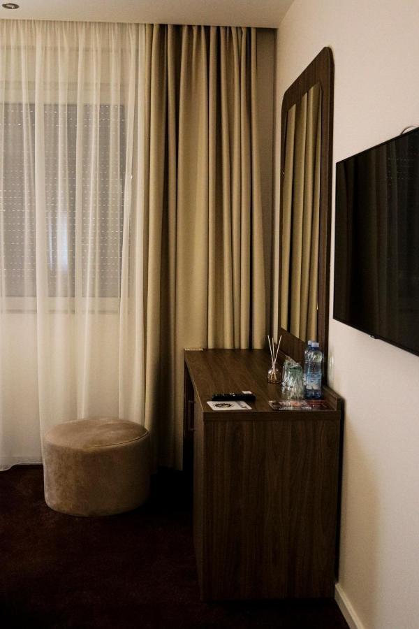 Hotel MK Premier Novi Pazar Exterior foto